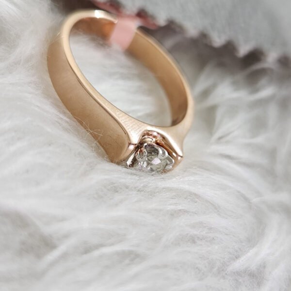 Diamond Ladies Ring